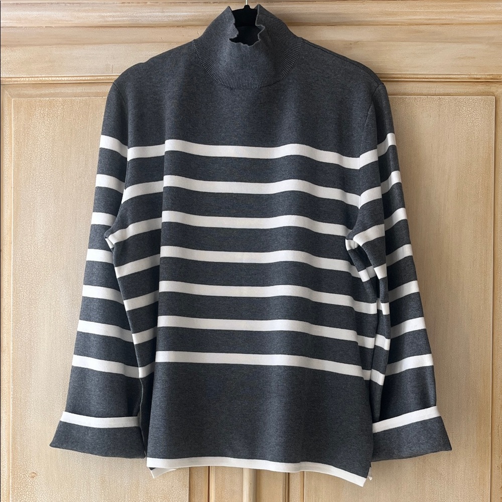 H&M Gray and cream Striped oversized mock Turtleneck Sweater-NWT-size S